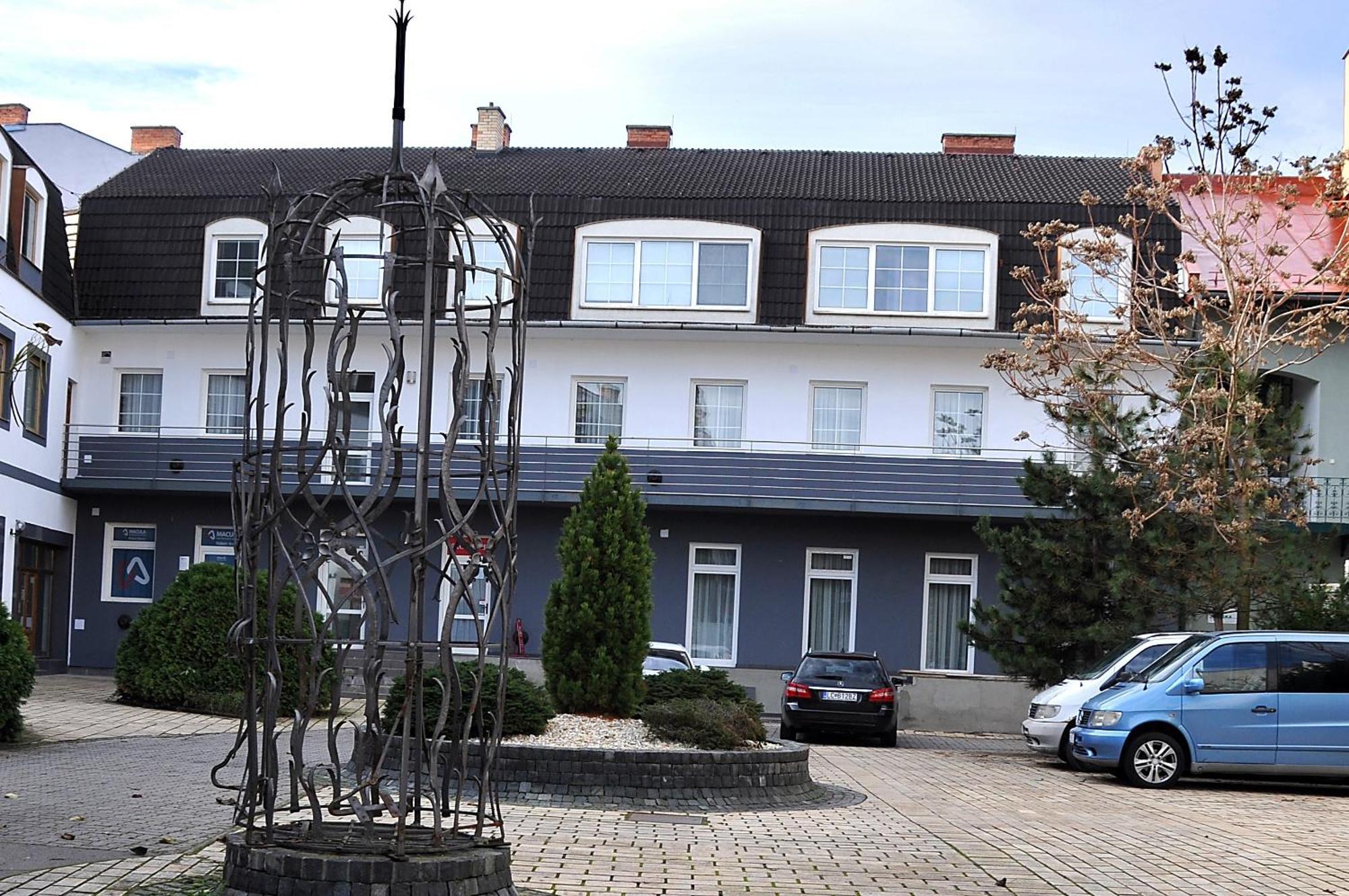 Apartmany Mojzitov Dvor Lučenec エクステリア 写真